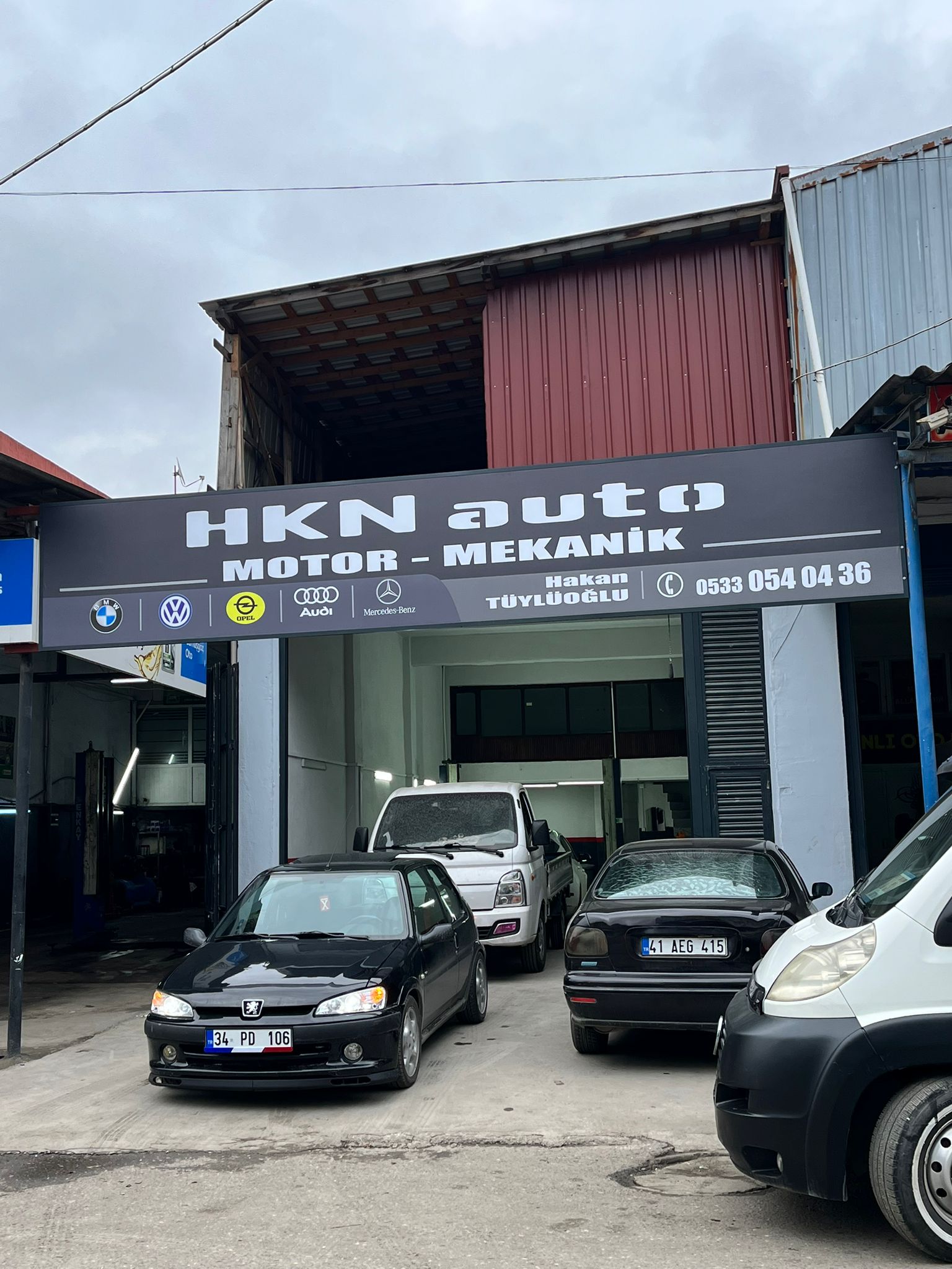 HKN Auto Sakarya Modern Sanayi servis alanı ve araçlar